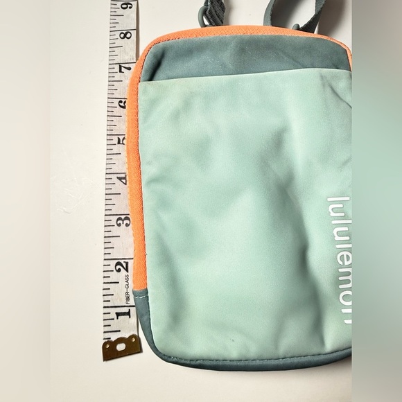Lululemon Easy Access Crossbody Bag O/S (ATGN/TIDT) Orange Green - Picture 5 of 9